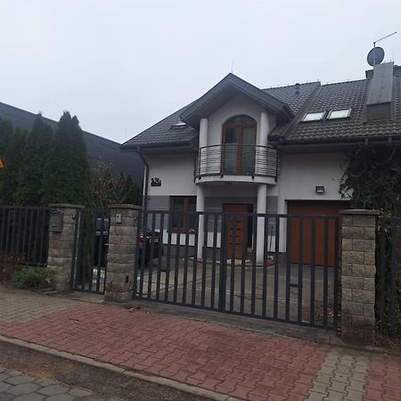 Villa Varzob Warschau Buitenkant foto