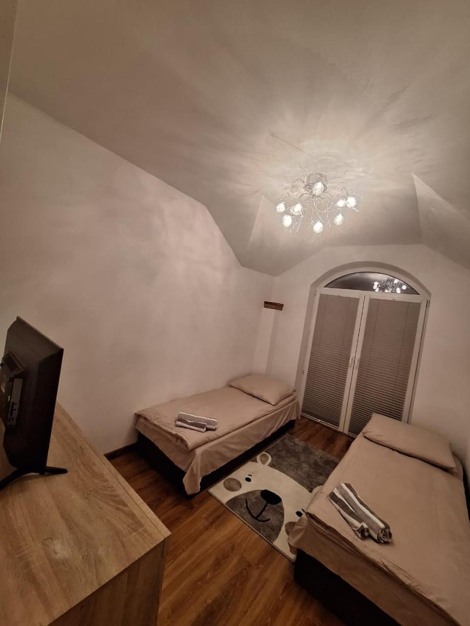 Villa Varzob Warschau Buitenkant foto